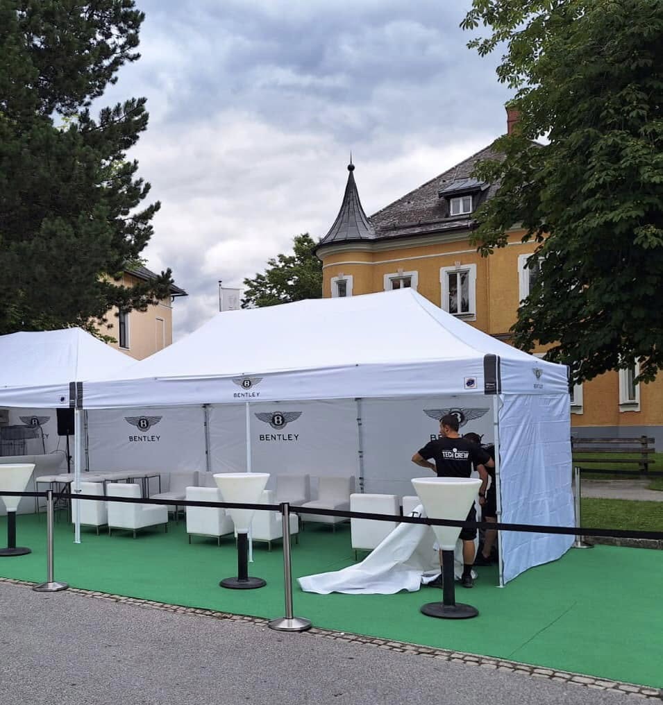 Bentley VIP šotor E-Z UP na elegantni prireditvi